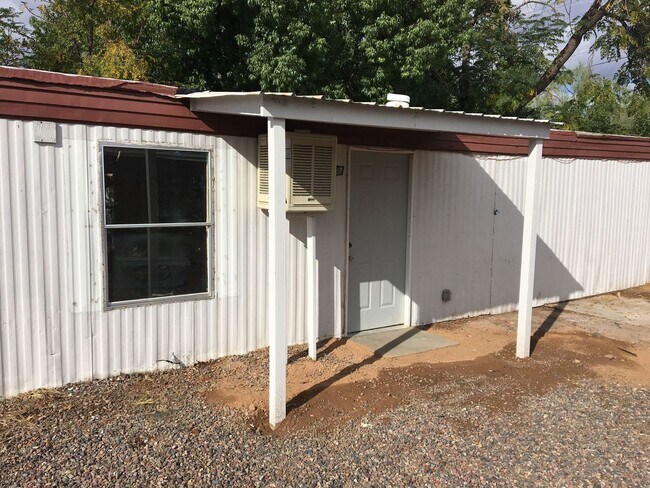 Building Photo - Location, Location!  Nice home located nea...