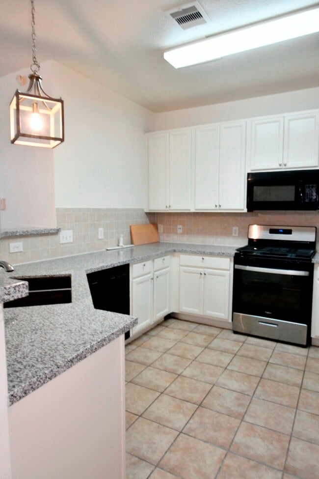 Building Photo - 13070 Lawsons Creek Ln