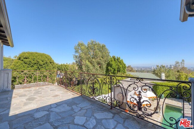 Building Photo - 1300 Summitridge Dr