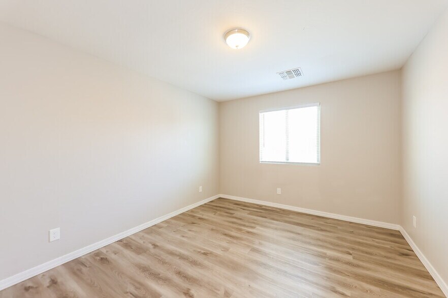 Building Photo - 2656 N 73rd Glen