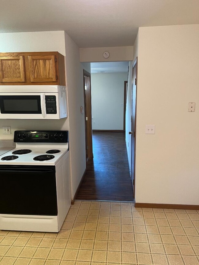 Building Photo - 100 Aldergate St