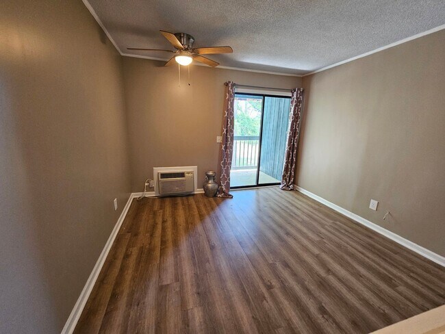 Building Photo - 610 Putters Ln