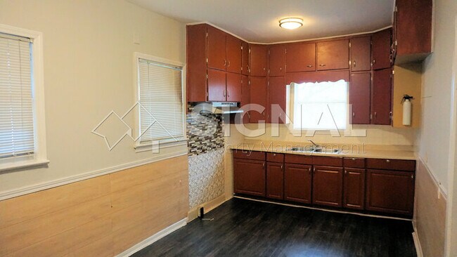 Building Photo - 7230 4th Ave S