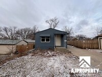 Building Photo - 1925 S Lake Ave