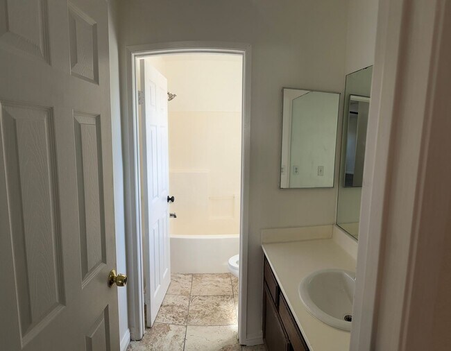 Building Photo - Perfect 4 Bedroom / 3 Bathroom Perris Home