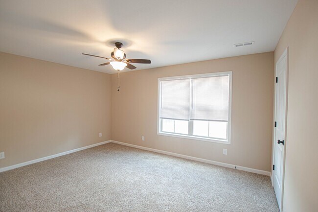 Building Photo - 222 Smithson Ln