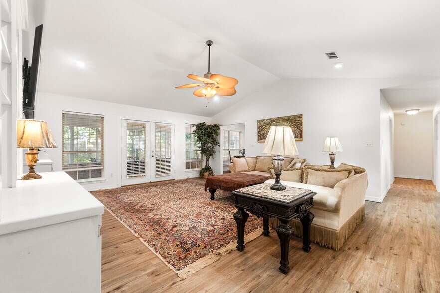 Building Photo - 4139 Sandy Bluff Dr W