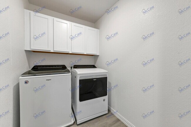 Building Photo - 3500 Cricket Dr