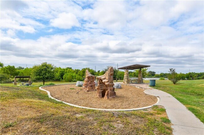 Building Photo - 104 Finley St