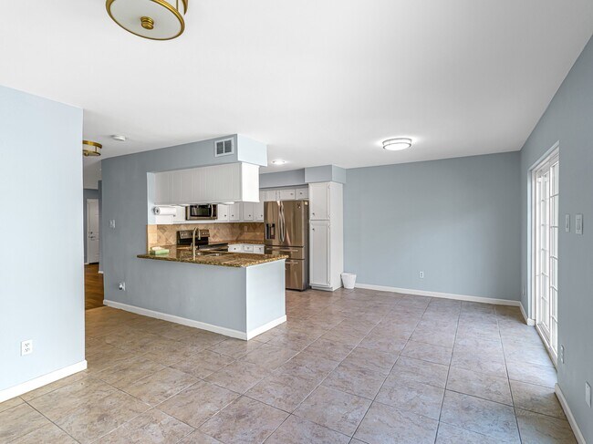 Building Photo - 2568 Bering Dr