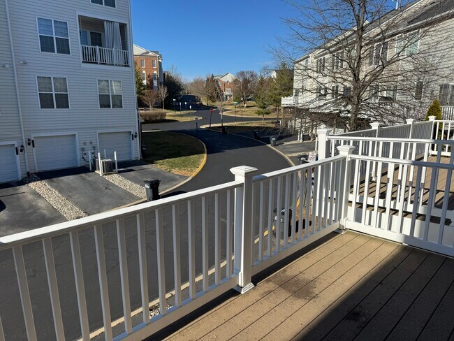 Building Photo - 14828 Potomac Branch Dr