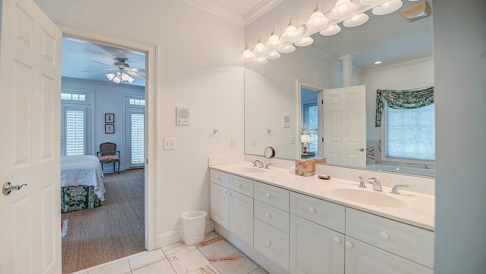 Building Photo - 635 Dune Oaks Dr