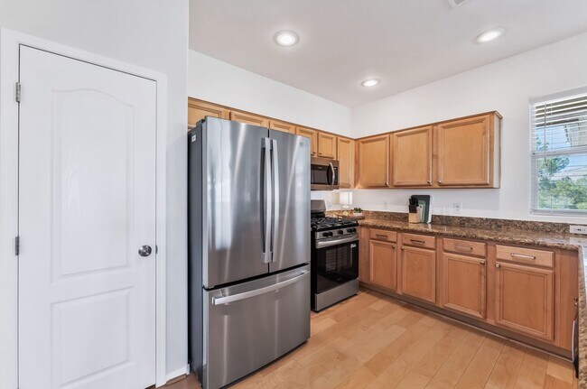 Building Photo - 904 Duckhorn Ct