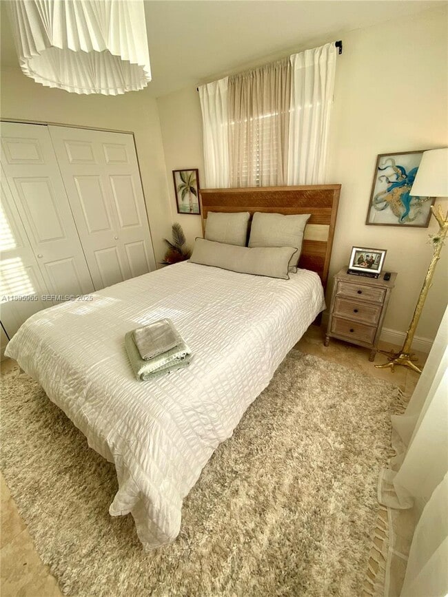 Building Photo - 4600 SW 67th Ave