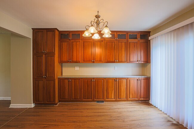 Building Photo - 1113 N Marlyn Ave