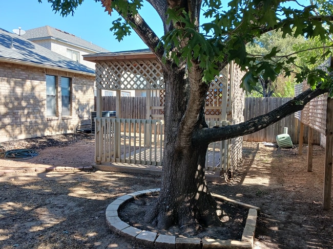 Building Photo - 7510 Legend Rock