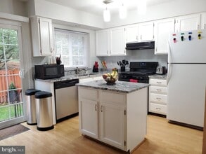 Building Photo - 14721 Basingstoke Loop