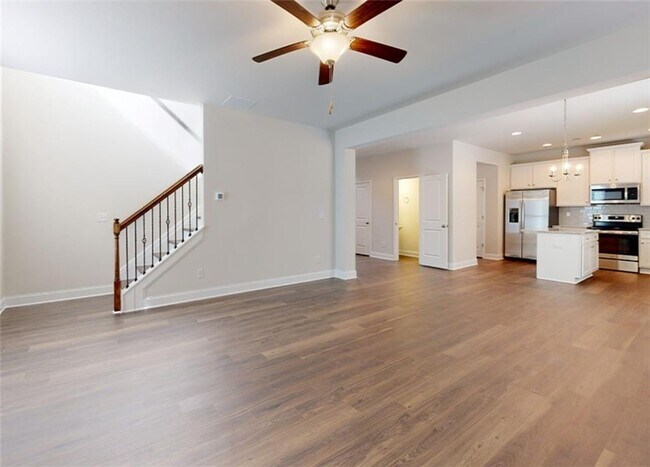 Building Photo - 215 Horizon Way