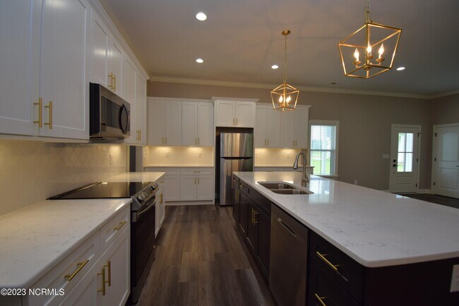 Building Photo - 4274 Pinehurst Ct