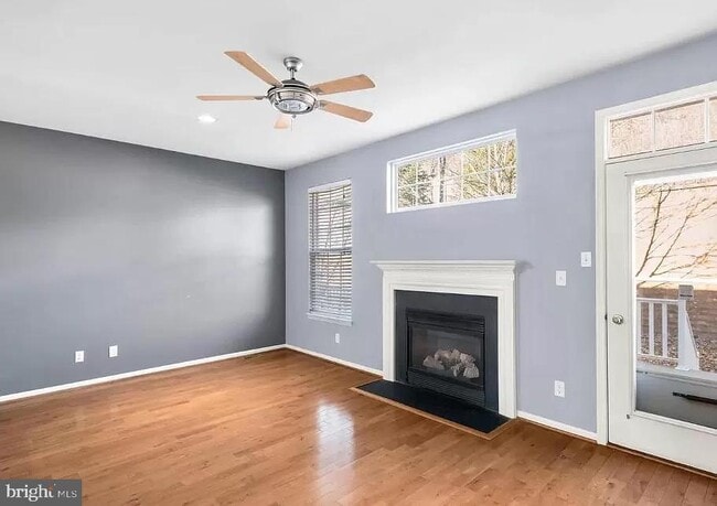 Building Photo - 112 Regents Ct