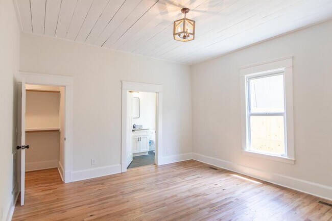 Building Photo - 208 N Guthrie Ave