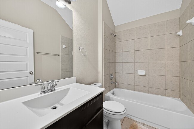 Building Photo - 17914 Logans Pine Dr