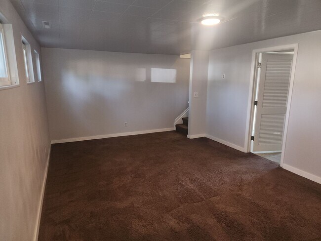 Building Photo - Lovely 4 Bedroom, 2 Bath home available NOW!