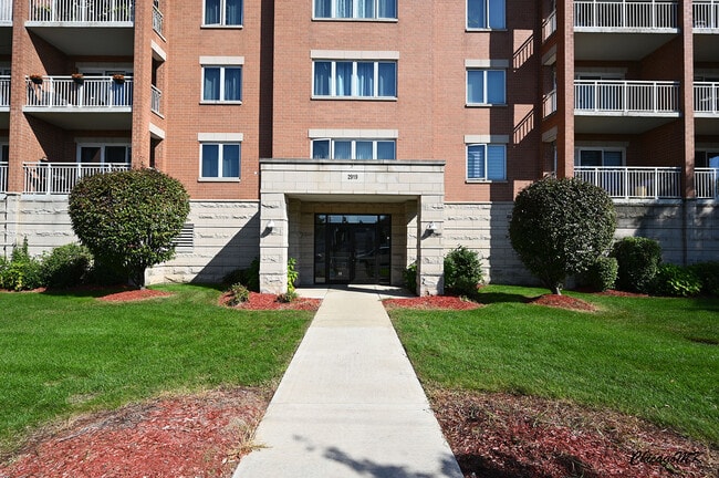 Building Photo - 2919 N Harlem Ave