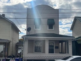 Building Photo - 87 Pine St