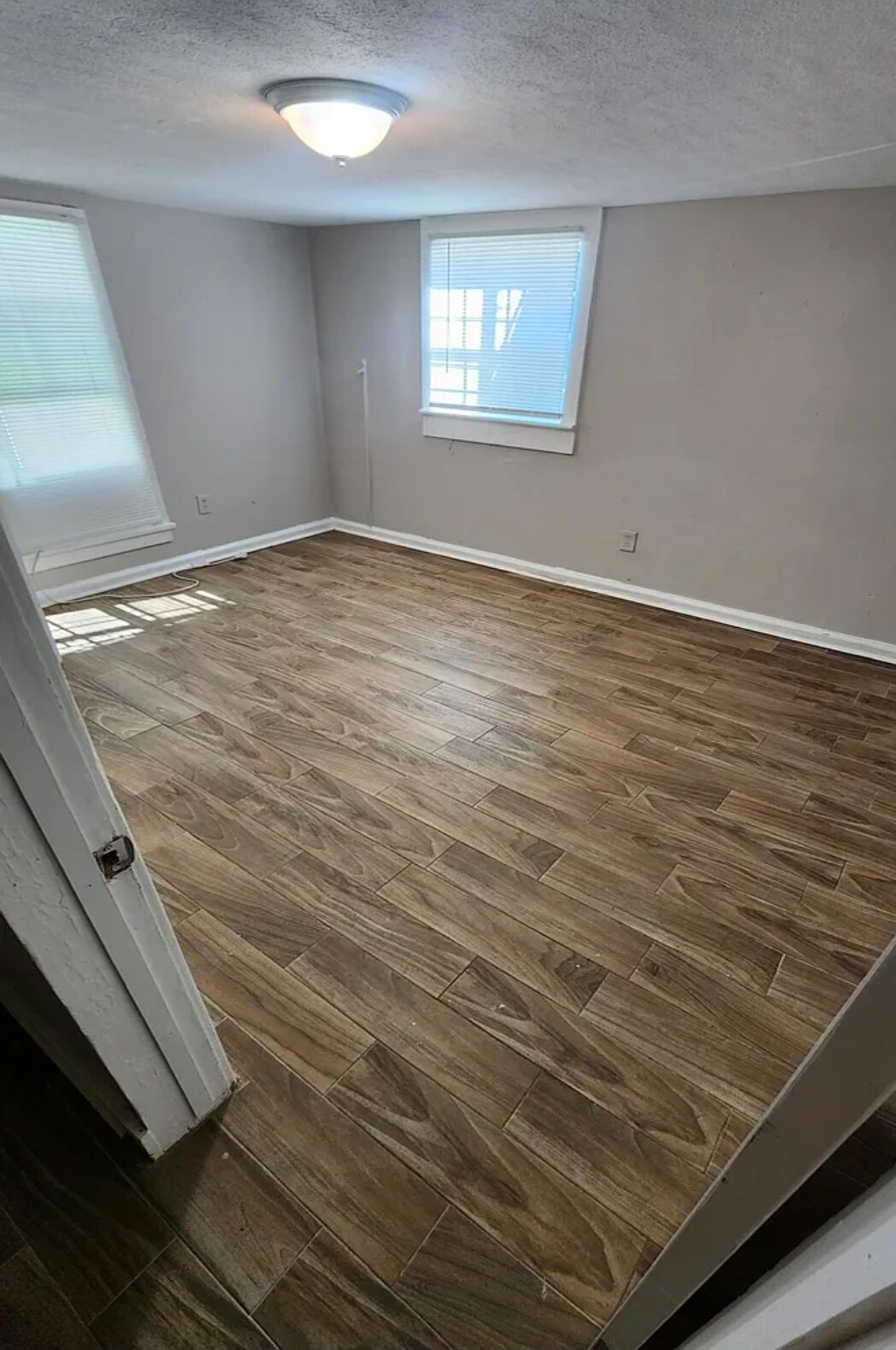 Building Photo - Room in Duplex on M.L.K. Jr Dr SW