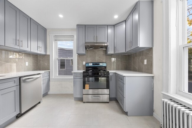 Building Photo - 149 Bidwell Ave