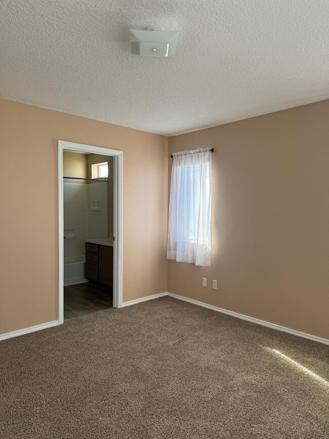 Building Photo - 10920 Tomatillo Ln SE