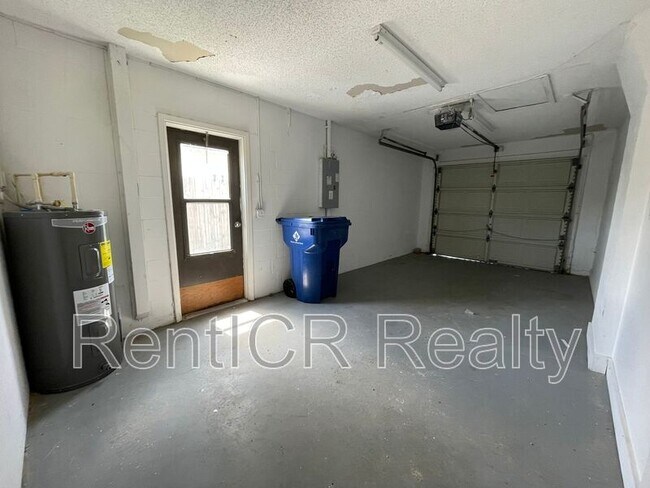 Building Photo - 1118 Greenlea Dr