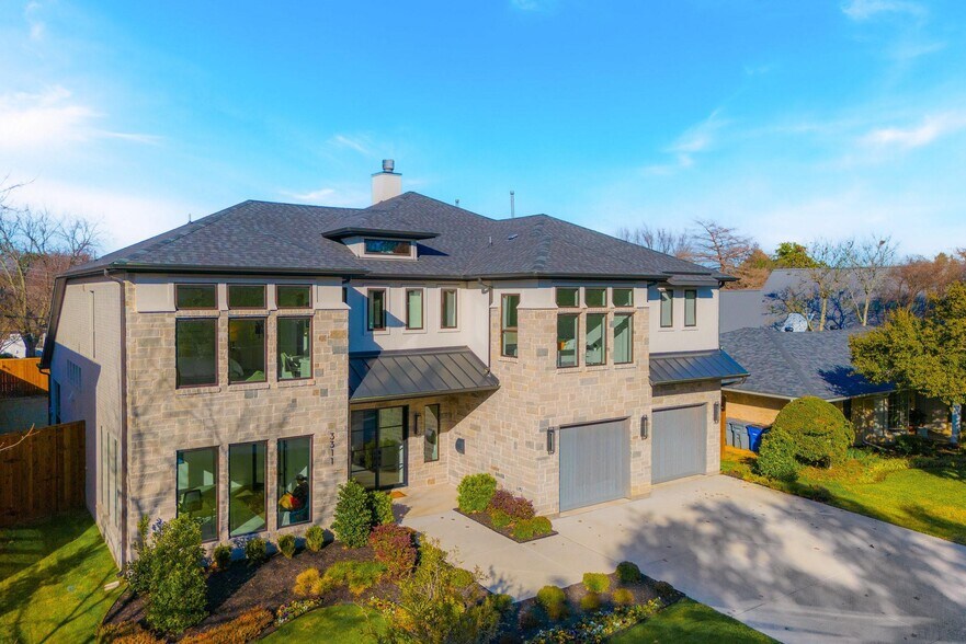 Building Photo - 3311 Regent Dr