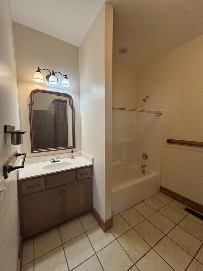 Building Photo - 5018 Bryant Pond Rd