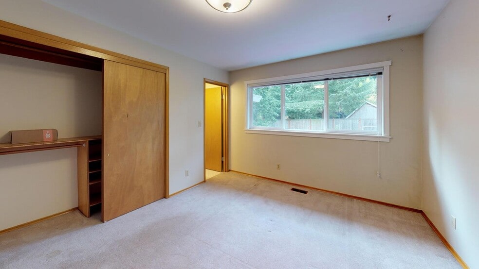 Building Photo - 510 N 87th St