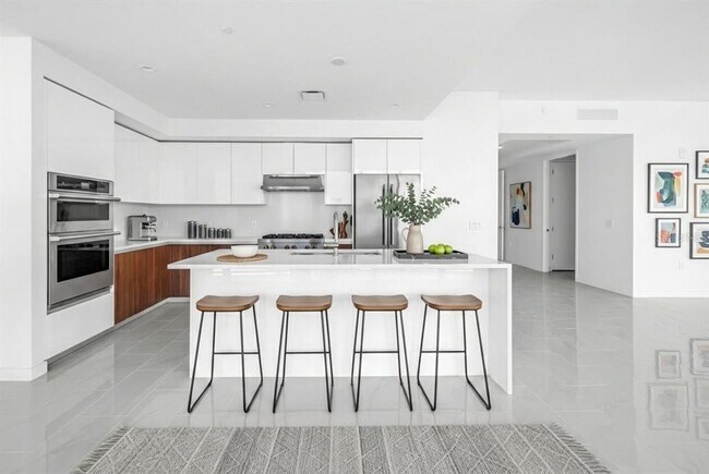 Building Photo - 400 Central Ave