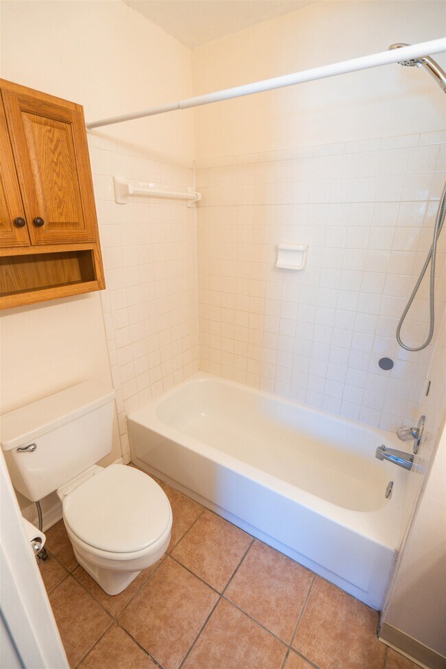 Building Photo - 1335 Airport Dr