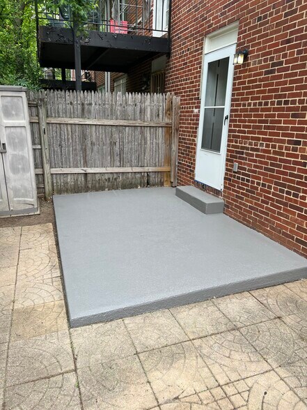 Patio 1 - 104 N George Mason Dr