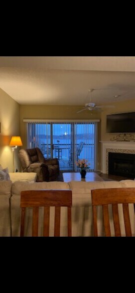 Building Photo - 37 Westshore Falls Ct