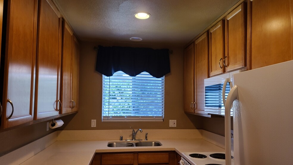 Building Photo - 7831 Camino Noguera