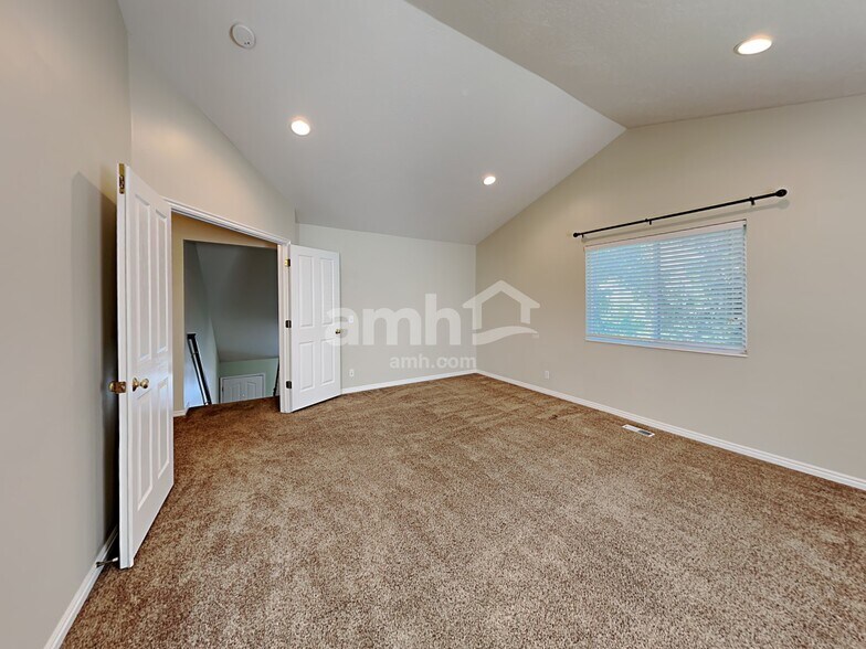 Building Photo - 3417 S Spruce View Ln