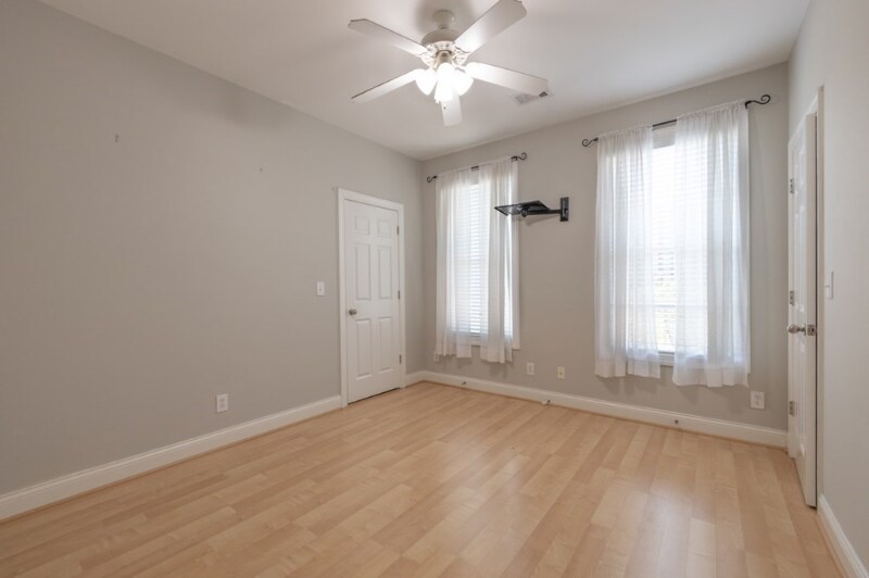 Building Photo - 1955 Oxford Ct