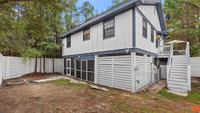 Building Photo - 33 Santana Dr