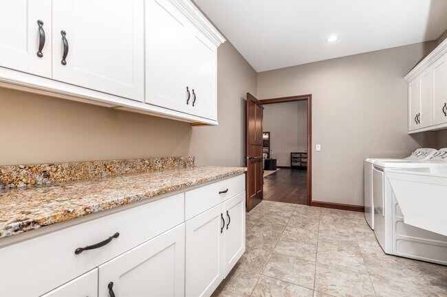 Building Photo - 1762 Creek Wood Dr