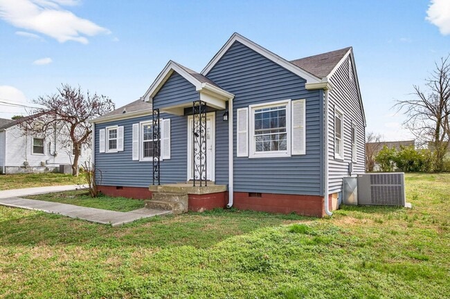 Building Photo - Newly Renovated Single-Family Home!