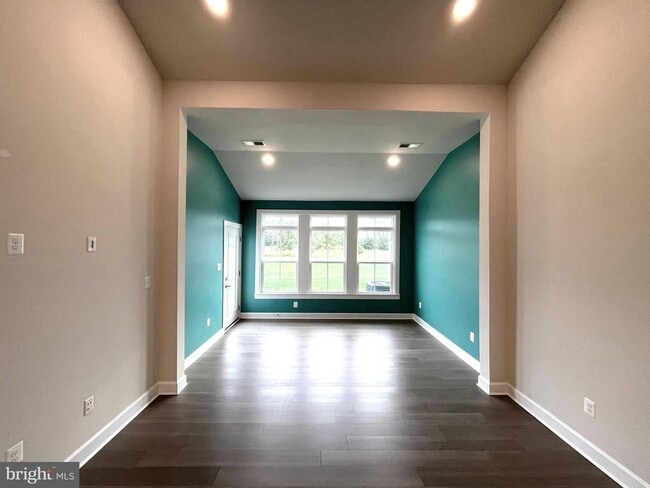 Building Photo - 33789 Freeport Dr