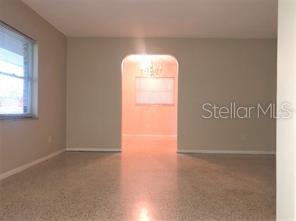 Building Photo - 461 Riverview Ave