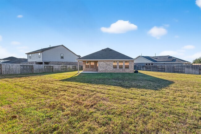 Building Photo - 5403 Tourmaline Wy