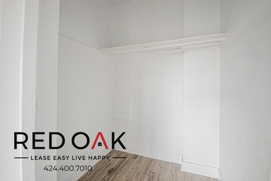 Building Photo - 2255 W 14th St